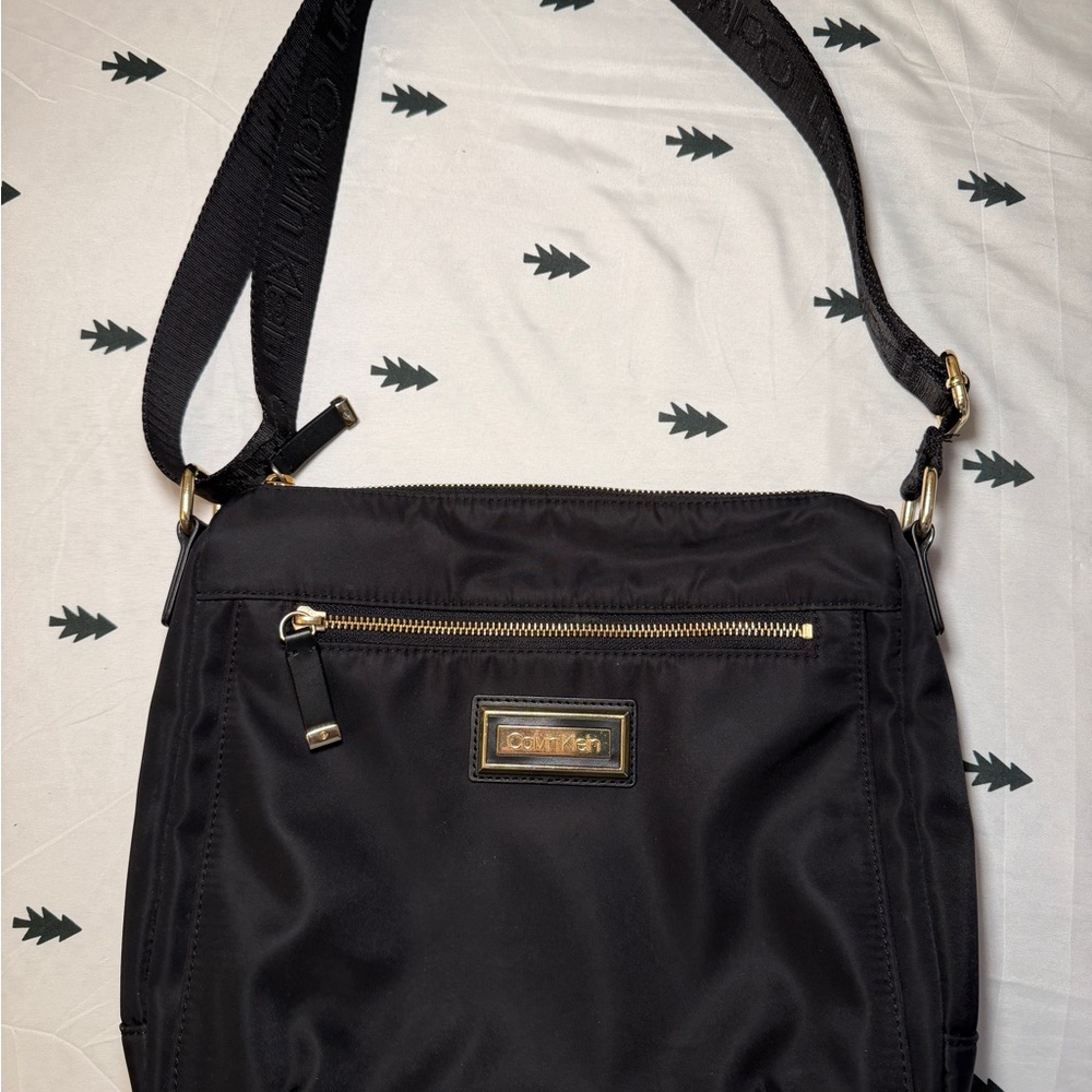 SOLD - Calvin Klein Black Crosbody Shoulder Bag - Picture 5 of 15